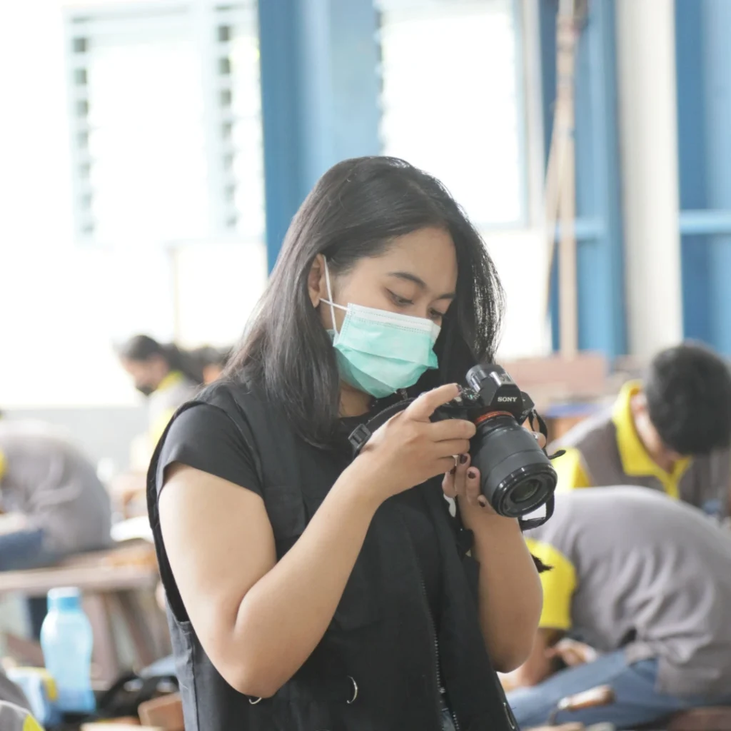 Unicam Studio selalu mengutamakan kualitas dalam setiap produksi yang kami lakukan, tanpa mengorbankan detail penting. Kami menggunakan peralatan modern dan teknologi terbaru untuk memastikan hasil yang maksimal pada setiap proyek. Selain itu, kami menerapkan teknik terkini dalam setiap tahap produksi untuk menghasilkan karya yang luar biasa.