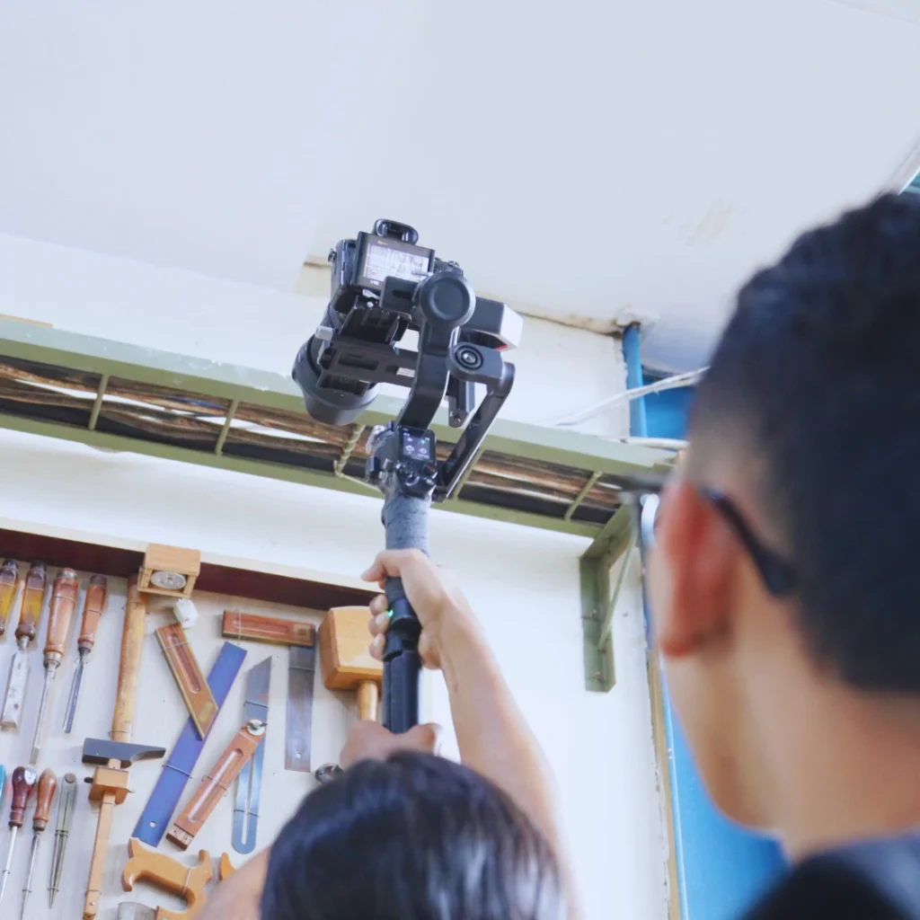 Unicam Studio hadir sebagai solusi produksi yang dapat memenuhi berbagai kebutuhan bisnis di Purwakarta. Sebagai Production House di Purwakarta, kami menawarkan layanan produksi video, animasi, dan film yang disesuaikan dengan tujuan pemasaran perusahaan.