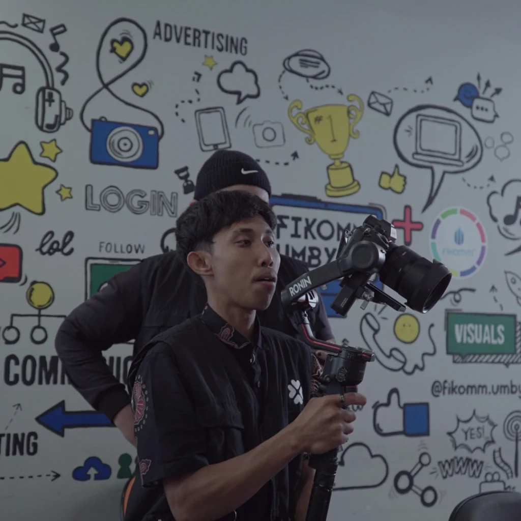 Unicam Studio selalu mengutamakan kualitas dalam setiap aspek produksi yang kami lakukan. Kami menggunakan peralatan modern dan canggih untuk memastikan kualitas gambar dan suara terbaik. Selain itu, tim kami melakukan proses editing dengan cermat untuk memastikan setiap detil video terlihat sempurna. Sebagai hasilnya, setiap karya yang kami produksi mampu memberikan dampak visual yang luar biasa bagi klien kami.